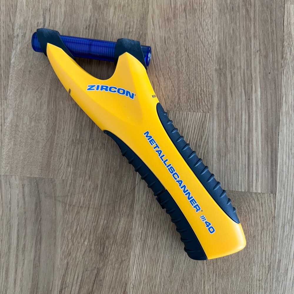Stud finder Zircon MetalliScanner m40- Handheld Electronic Metal Detector EUC - Picture 6 of 7